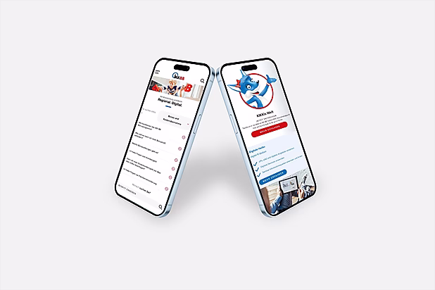 Zwei Smartphones zeigen digitale Inhalte einer Webseite mit Informationen und Angeboten einer Krankenkasse.
